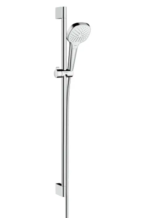 Brauseset von Hansgrohe mit verchromtem Duschkopf und verstellbarer Halterung, montiert an einer geraden Brausestange in Chromfarbe.